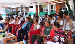 Dukung Program Makanan Bergizi Gratis, Bupati Samosir Bersama DPC Gerindra Memberikan Makanan kepada Siswa SMP N 1 Pangururan