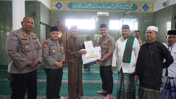 Kapolres Langkat Laksanakan Jumat Curhat di Masjid Saiful Amaliah Hadigah, Berikan Pesan Kamtibmas