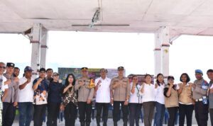 Cek Kesiapan Petugas Pos Pelayanan Idulfitri 2025, Wabup Samosir Beri Apresiasi dan Bingkisan