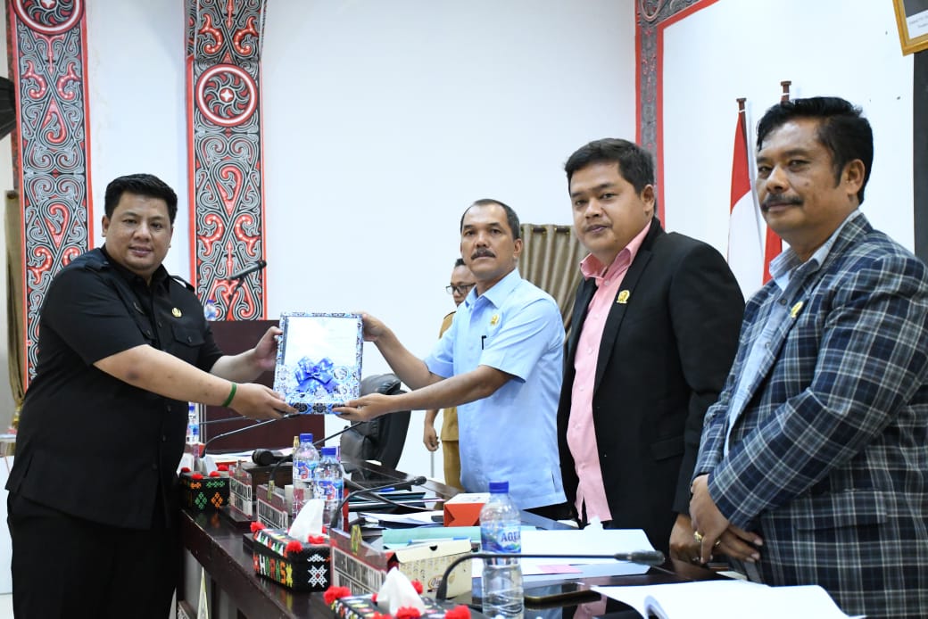 Nota Pengantar LKPJ TA 2024 Disampaikan Langsung oleh Bupati Samosir