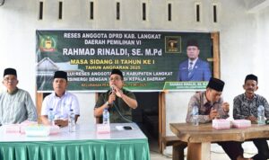Anggota DPRD Langkat Rahmad Rinaldi Menerima Aspirasi Warga Pekan Gebang