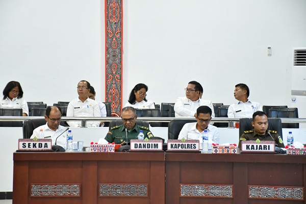 Bersama DPRD, Bupati Samosir Sahkan Tiga Raperda Jadi Perda