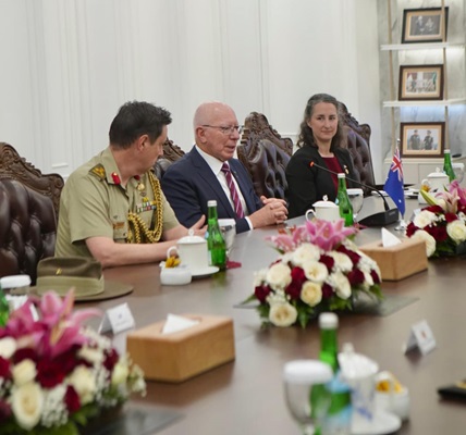 Panglima TNI Gelar Pertemuan dengan Mantan Gubernur Jenderal Australia, Fokus pada Kerja Sama Pertahanan