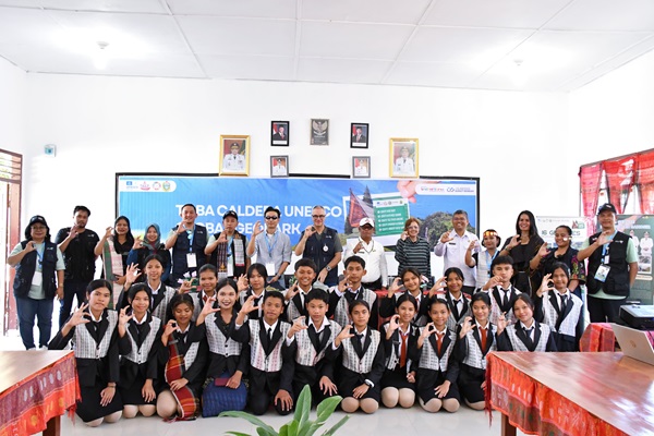 Asesor UNESCO Geopark Kaldera Toba Lanjutkan Revalidasi Hari Kedua dengan Sambangi Sejumlah Geosite di Samosir