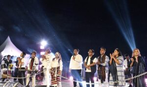 Bupati Samosir Ajak Kaum Muda Cintai dan Lestarikan Budaya saat Menutup Festival Rumahela Tahun 2025