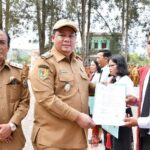 Bupati Samosir Serahkan Sebanyak 141 SK PPPK Formasi 2024, Ajak ASN Baru Menjadi Pelayan Masyarakat yang Profesional dan Inovatif
