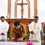 Uskup Agung Medan dan Bupati Samosir Teken Prasasti Peresmian Gereja Katolik Stasi Kristus Raja Sangkal