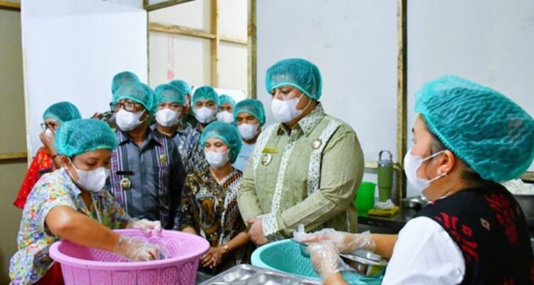 Bupati dan Wakil Bupati Samosir Tinjau SPPG, Pastikan MBG Berjalan Sesuai Prosedur