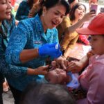 Ketua TP PKK Samosir Mengunjungi Posyandu dalam Rangka Peringatan Pekan Imunisasi Dunia