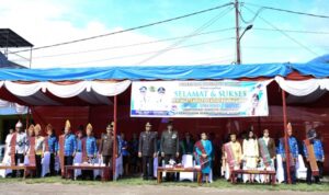 Wakil Bupati Samosir Jadi Inspektur Upacara pada Peringatan Hardiknas 2025