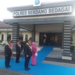 Polres Sergai Laksanakan Pelepasan Tiga Anggota yang Memasuki Purna Bakti di Lapangan Mako
