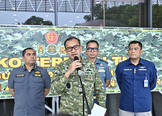 TNI Maksimalkan Operasi Kemanusiaan dengan Kirimkan Ratusan Ton Bantuan ke Sumatera