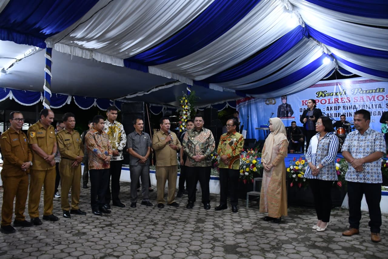 Bupati Samosir dan Wabup Lepas Sambut Kapolres, Vandiko: Samosir Tempat Tepat Mencetak Prestasi, Sulit Cari Kekayaan