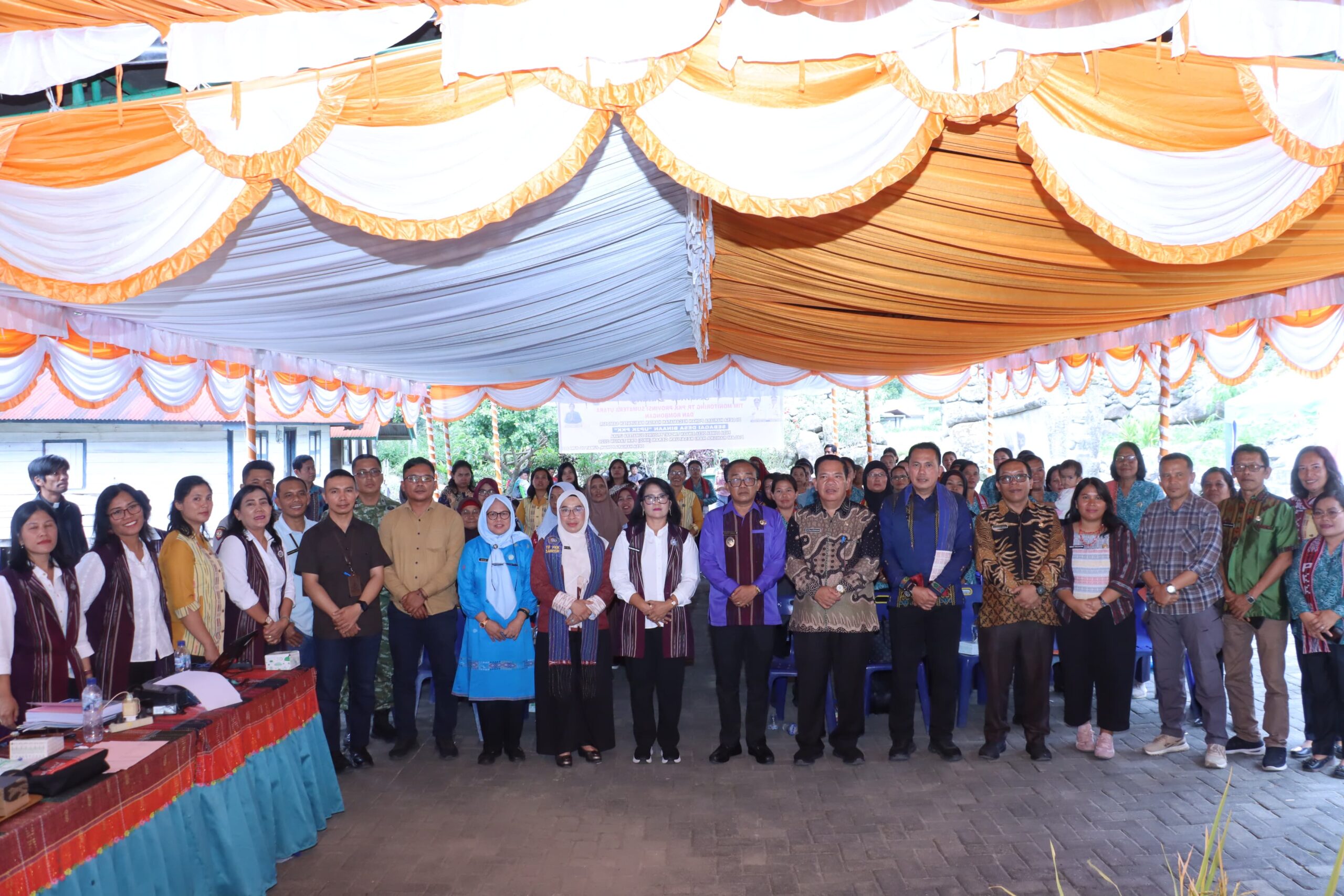 TP-PKK Provinsi Sumatera Utara Monitoring Lomba UP2K di Kecamatan Harian, Wabup Samosir Tekankah Kolaborasi dan Kreativitas dalam Pengembangan Produk Unggulan UP2K PKK Samosir