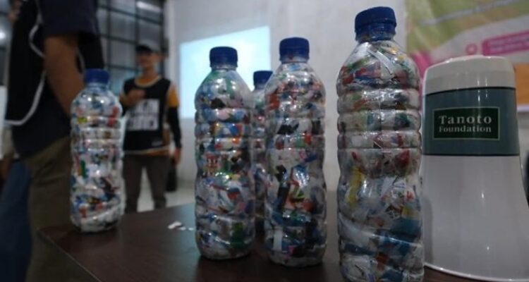 Kolaborasi Mahasiswa dan Warga Gongsol dalam Menciptakan Desa Sehat serta Peduli Lingkungan