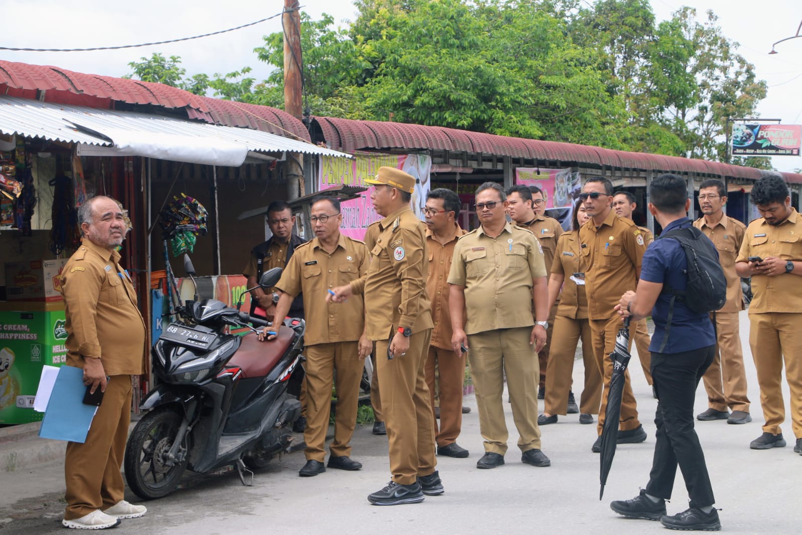 Bupati Taput Targetkan Percepatan Penataan Lokasi Tanggul Jalan Diponegoro (2) Bupati Taput Targetkan Percepatan Penataan Lokasi Tanggul Jalan Diponegoro